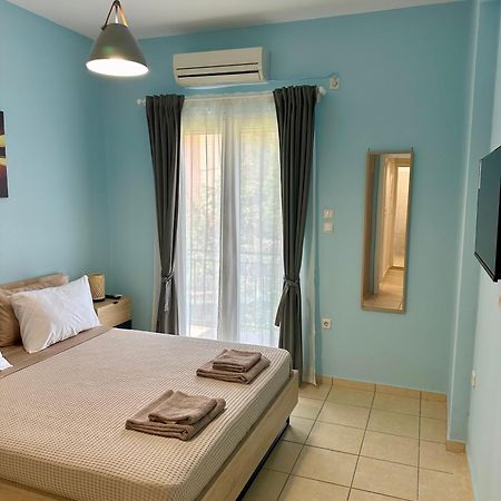 Seaside Escape Apartments - Poseidon Palaiá Fókaia Zewnętrze zdjęcie