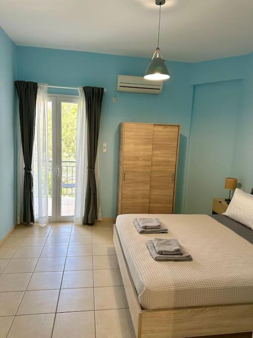 Seaside Escape Apartments - Poseidon Palaiá Fókaia Zewnętrze zdjęcie