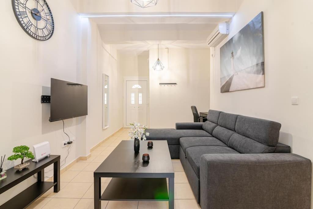 Seaside Escape Apartments - Poseidon Palaiá Fókaia Zewnętrze zdjęcie