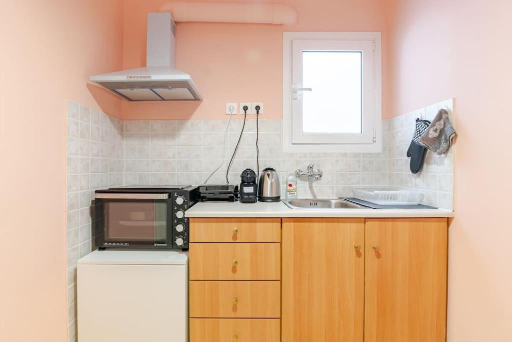 Seaside Escape Apartments - Poseidon Palaiá Fókaia Zewnętrze zdjęcie